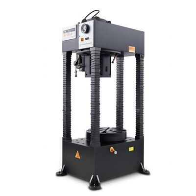 यूनिवर्सल टेस्टिंग मशीन जिसमें बल सटीकता ±0.5% से बेहतर हो और सटीक कठोरता विश्लेषण के लिए नमूना विनाश का पता लगाना हो